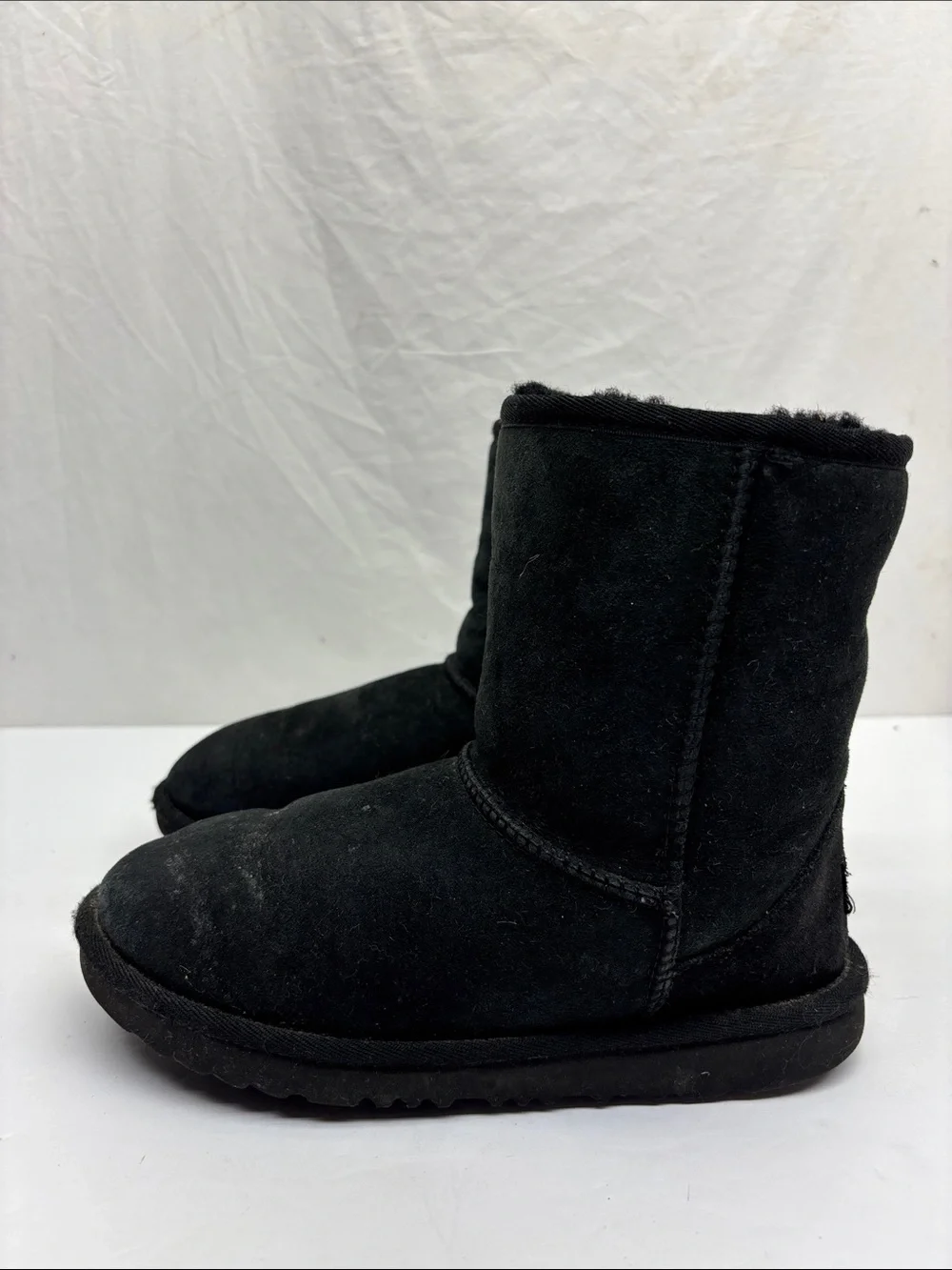 UGG Kids Black Suede Winter Boots, Cozy Lined Slip-On, SZ 4 big girl, box 3 G